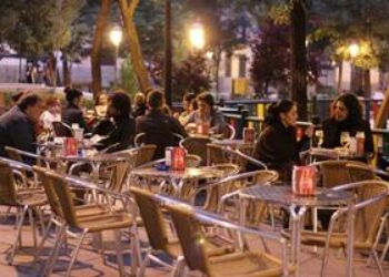 Bruselas expedienta a España por prorrogar hasta 75 años concesiones a restaurantes e industrias