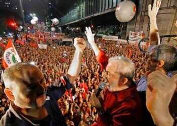 Atilio Borón: “El objetivo de EEUU es impedir que Lula sea candidato en las próximas elecciones”