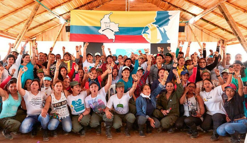 Las FARC le dicen sí a la paz en su X Conferencia Guerrillera (Foto reportaje)