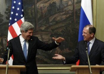 Lavrov: Rusia y EEUU coordinarán sus bombardeos contra los terroristas en Siria
