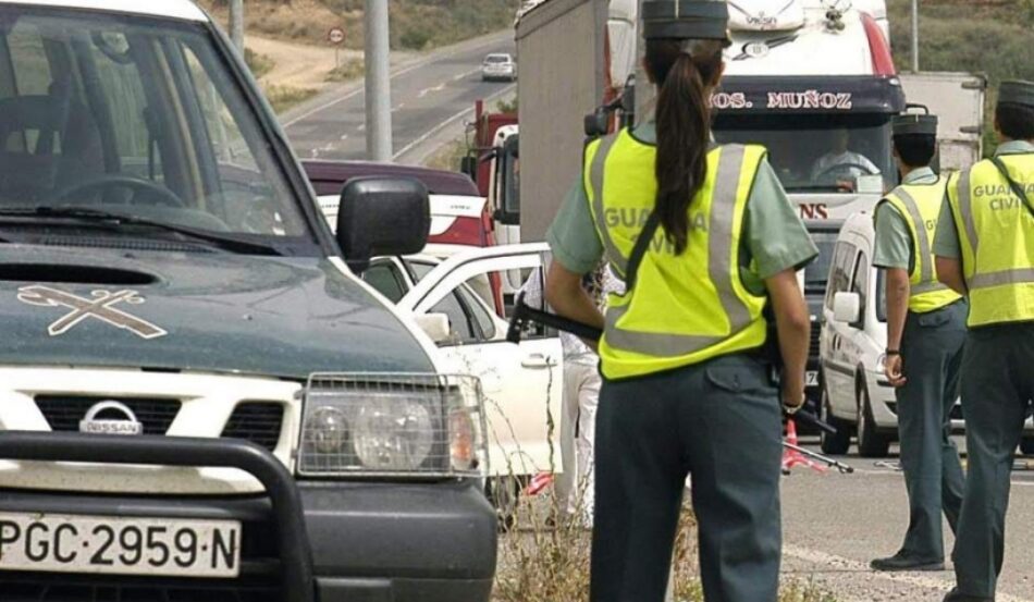 El Colectivo Feminista Trece Rosas muestra su apoyo a la Agente de la guardia civil instruida en un delito militar por ponerse un chaleco antibalas de mujer