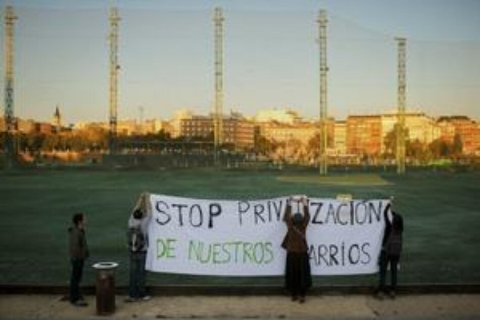 Tras más de diez años de lucha vecinal, la Comunidad desinstalará el campo de golf de Chamberí