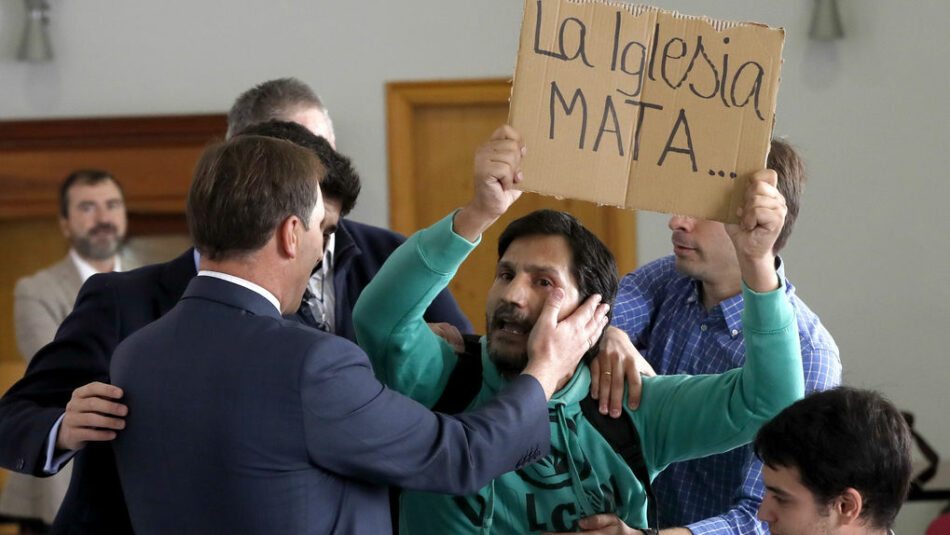 “La Iglesia es el diablo en la tierra”… el grito del activista Lagarder que ha dejado sin palabras al cardenal Osoro