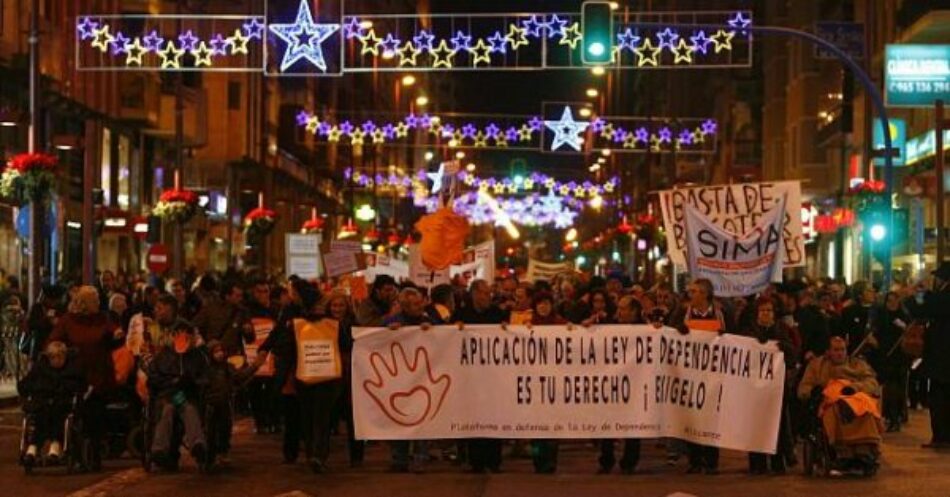 Garzón (IU) reclama al Gobierno que explique “por qué la Administración del Estado aportó en 2015 sólo el 18% del coste del sistema de atención a la dependencia”