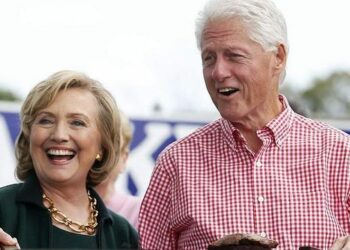 Departamento de Estado de Clinton dio prioridad a amigos de Bill Clinton en contratos por el terremoto en Haití en 2010