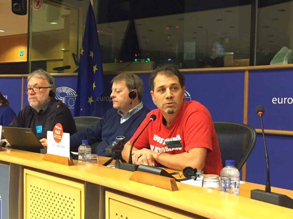 IU traslada la lucha de los trabajadores de Coca-Cola al Parlamento Europeo