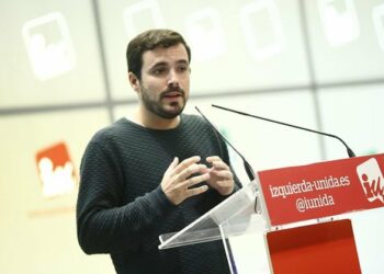 Garzón critica que “cuando el PP se ha revelado como la cueva de Alí Babá, el PSOE estudia cómo hacer presidente al jefe de la banda”