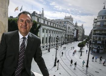 Sevilla: Acusan al alcalde Espadas de anteponer los intereses de partido a los de la ciudad