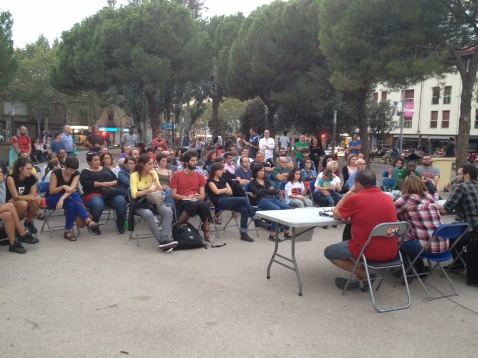 La Federació Anarquista de Gran Canaria (FAGC) i la PAHC de Sabadell fan un debat sobre la ocupació de l´habitatge a la Plaça Marcet de Sabadell