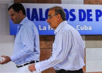 Después de reunirse con enviado del Gobierno en La Habana, las FARC insisten en que el Acuerdo de Paz no se debe cambiar