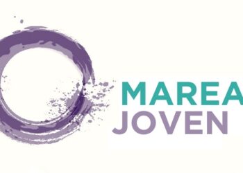 Jóvenes madrileños firman una propuesta para la Asamblea Ciudadana de Podemos Comunidad de Madrid.