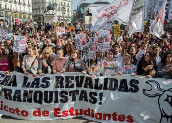 «¡Basta de mentiras y engaños!  ¡Si el gobierno no retira YA las reválidas franquistas, el Sindicato de Estudiantes llamará a la Huelga General Educativa el 24 de noviembre!»