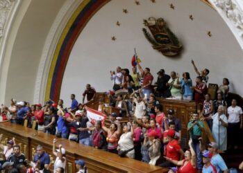 Pueblo venezolano rechaza intento golpista del Parlamento