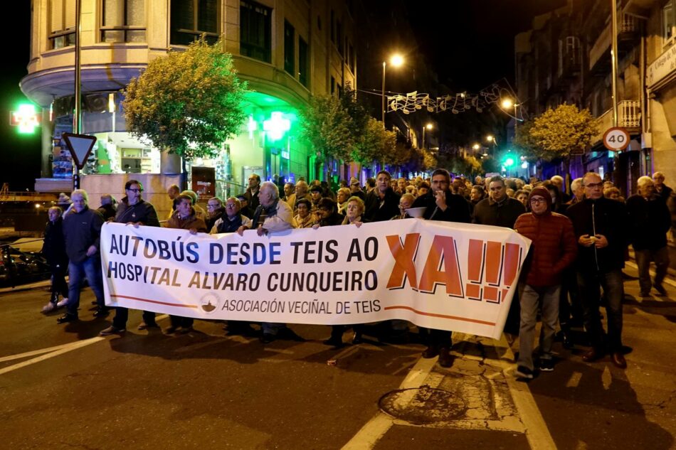 Manifestación dos veciños de Teis (Vigo) que piden un autobús ao Hospital Álvaro Cunqueiro