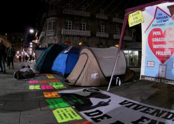 Activistas de la R.S.P. y Os Ninguéns acampan en Vigo para que no haya nadie sin techo