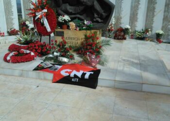 Homenajeando a nuestra gente en la fosa 702