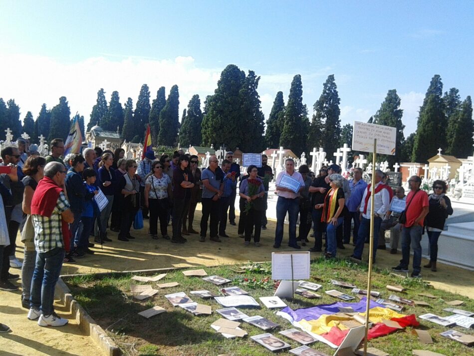 Participa pregunta a Espadas cuándo va a señalizar las fosas comunes del cementerio de San Fernando