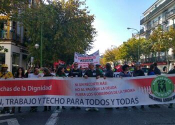 Miles de personas llenan Sevilla el 19N exigiendo respeto a la Dignidad de la ciudadania