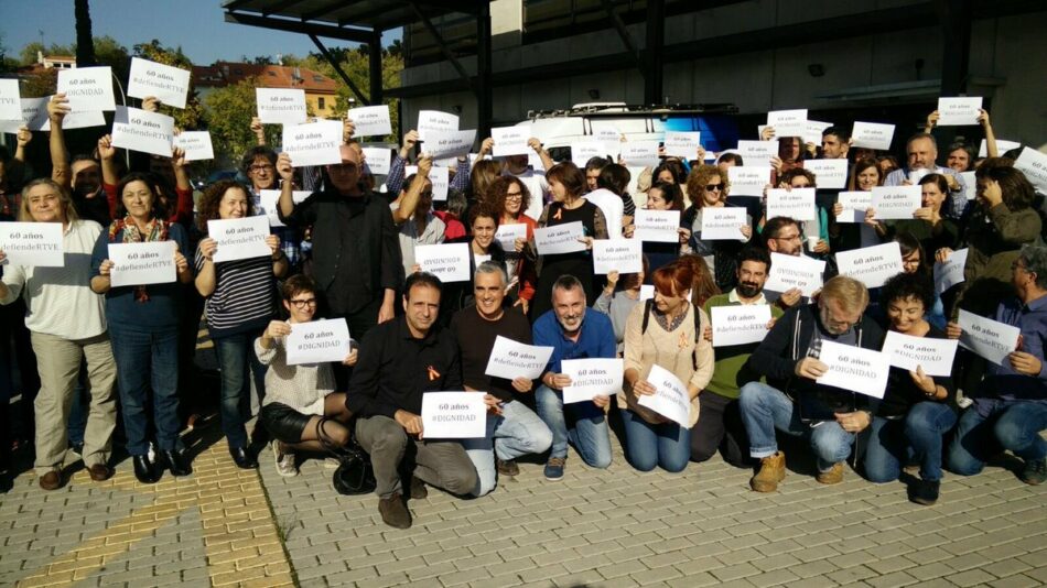 TVE, un 60ª aniversario reivindicativo, trabajadores se concentran frente a Torrespaña