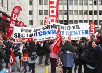 La huelga de Telemarketing logra saturar las líneas de atención al cliente de Telefónica, Vodafone y Banco Santander