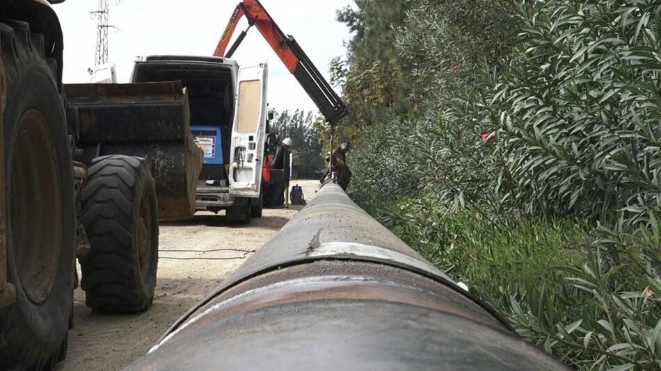 Las máquinas de Gas Natural están trabajando en Doñana en este momento porque la Junta de Andalucía así lo ha permitido