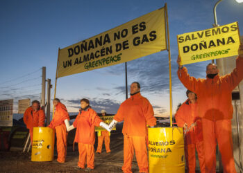 10 horas de resistencia pacífica en las instalaciones de Gas Natural Fenosa