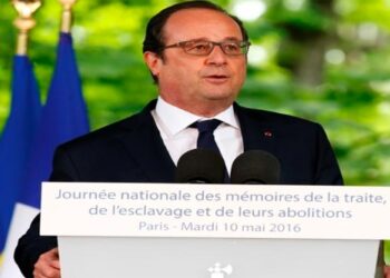 Parlamento francés inicia proceso para destituir a Hollande