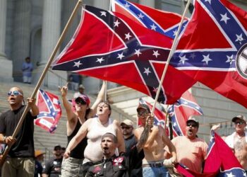 El Ku Klux Klan planea el desfile de la victoria para Donald Trump