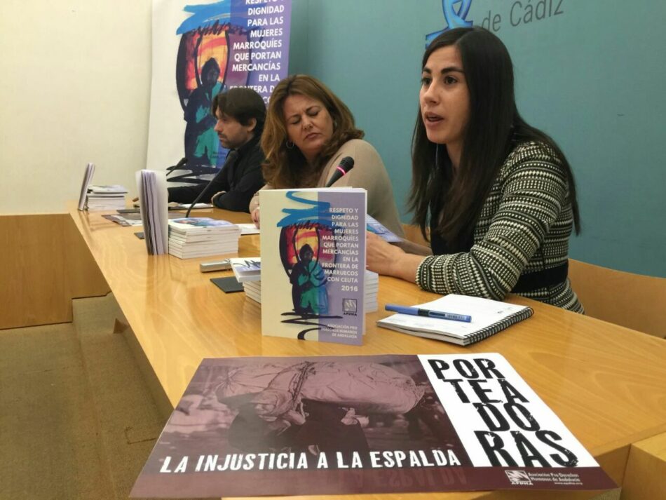 APDHA denuncia en un informe las vejaciones y el maltrato a las mujeres porteadoras en Ceuta