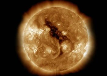 NASA captura la “sonrisa del Sol”