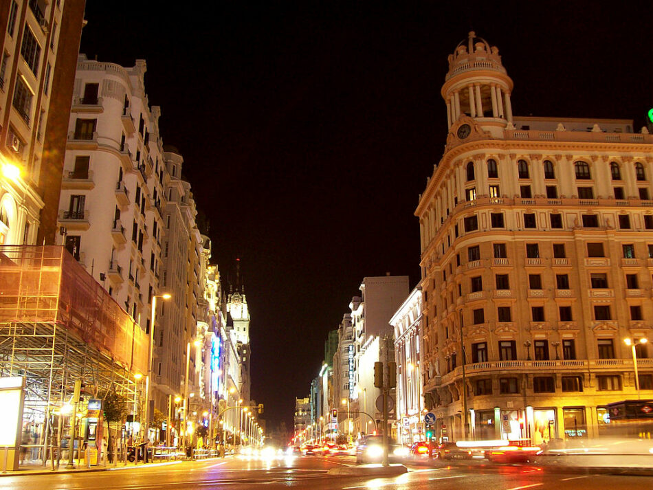 «El cierre parcial de Gran Vía al tráfico ha mejorado la calidad del aire en el centro de Madrid»