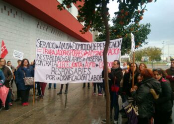 Ganemos Córdoba  entrega una propuesta de clausulado social para el nuevo pliego de ayuda a domicilio