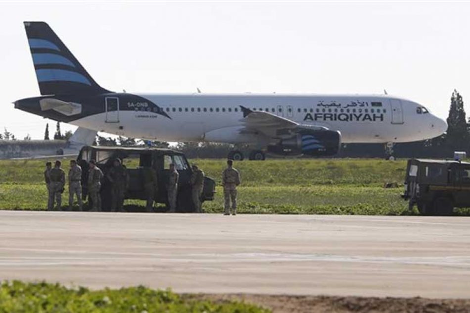 Avión libio secuestrado aterriza en Malta