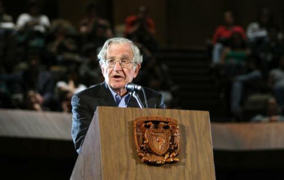 Chomsky: Declaraciones nucleares de Trump, “aterradoras”