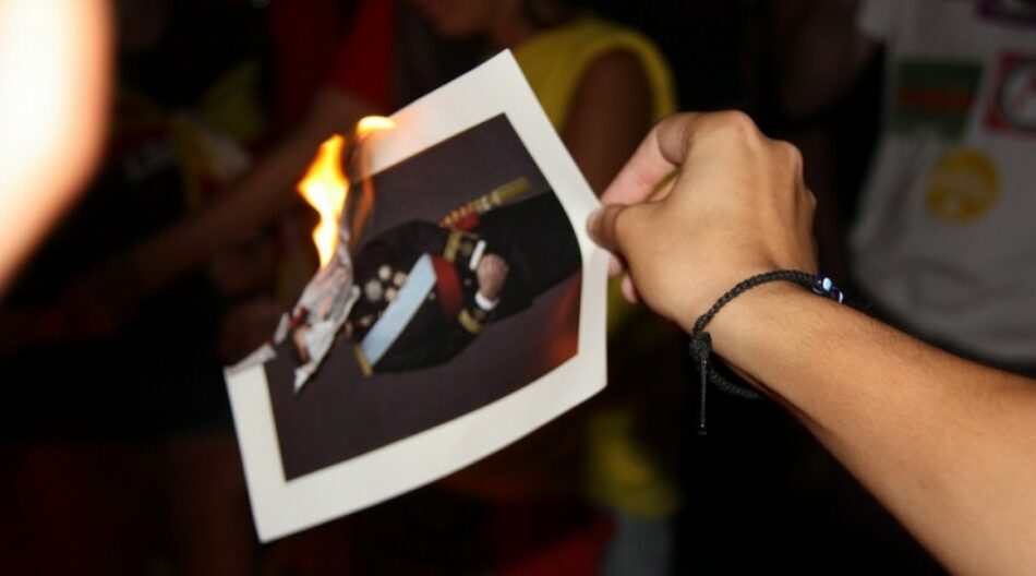 Cinco manifestantes citados a declarar por quemar fotos del Rey de España