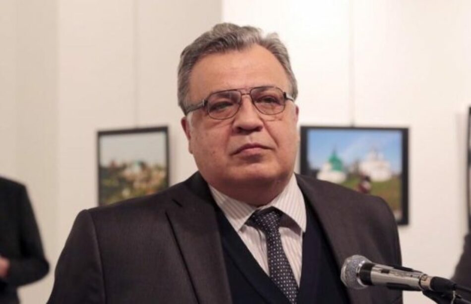 Asesinato del embajador de Rusia, un disparo a Erdogan
