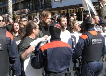 Encausados cuatro antifascistas por manifestarse contra la creación de la federación de extrema derecha Respeto