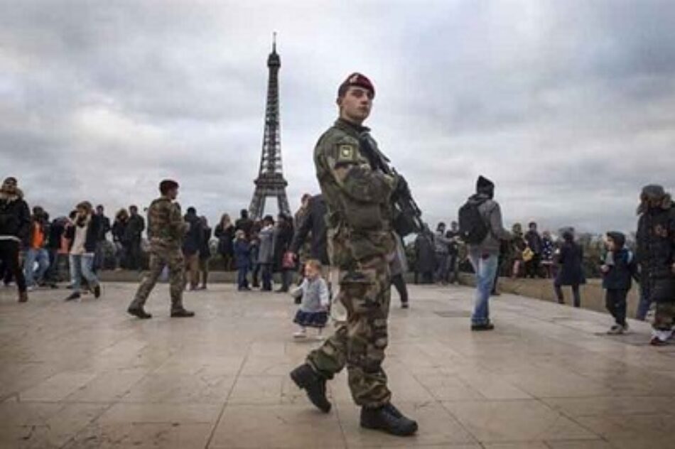 Francia refuerza vigilancia para celebraciones del fin de semana