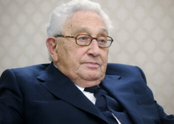 Henry Kissinger: “Es conveniente para Estados Unidos y para Rusia que Estados Unidos tenga una relación más comprensiva con el Kremlin”
