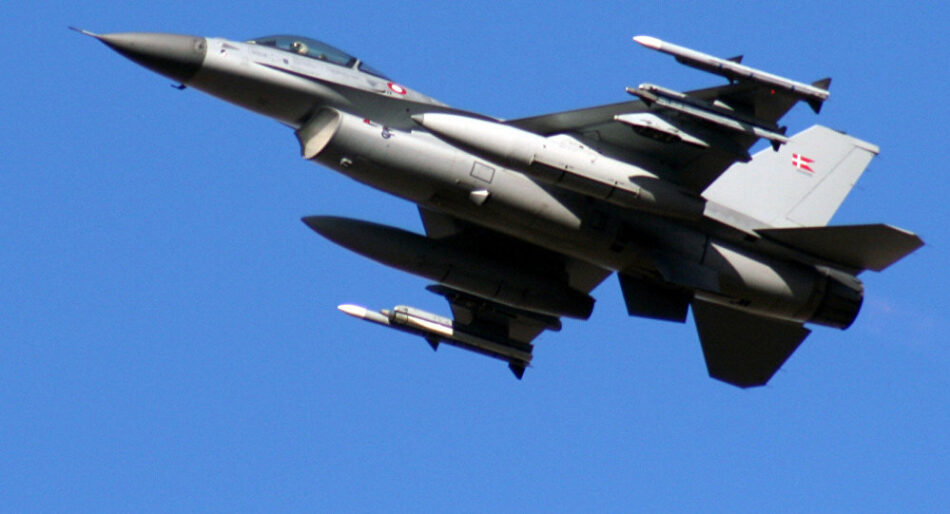 Dinamarca retira sus aviones de la coalición anti-EI en Siria