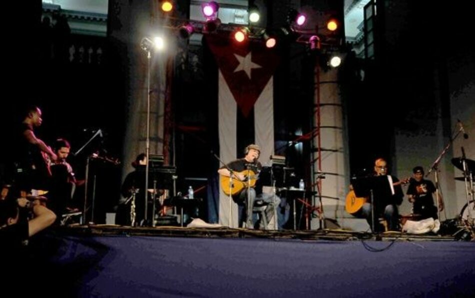 Silvio Rodríguez en concierto homenaje a Fidel y trovadores