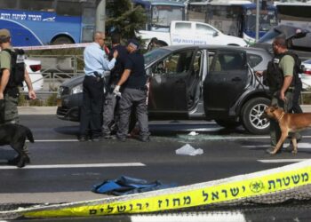 Camión embiste a un grupo de soldados israelíes; 4 mueren