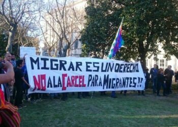 Otro decretazo: Macri impondrá a la fuerza el endurecimiento de los controles migratorios