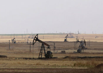 Moscú: EE.UU. no atacó las instalaciones petroleras en poder del Estado Islámico en Siria