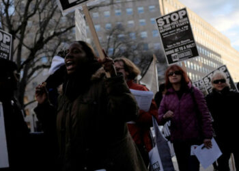 Manifestantes anti-Trump toman las calles de Washington D.C. en vísperas de la investidura