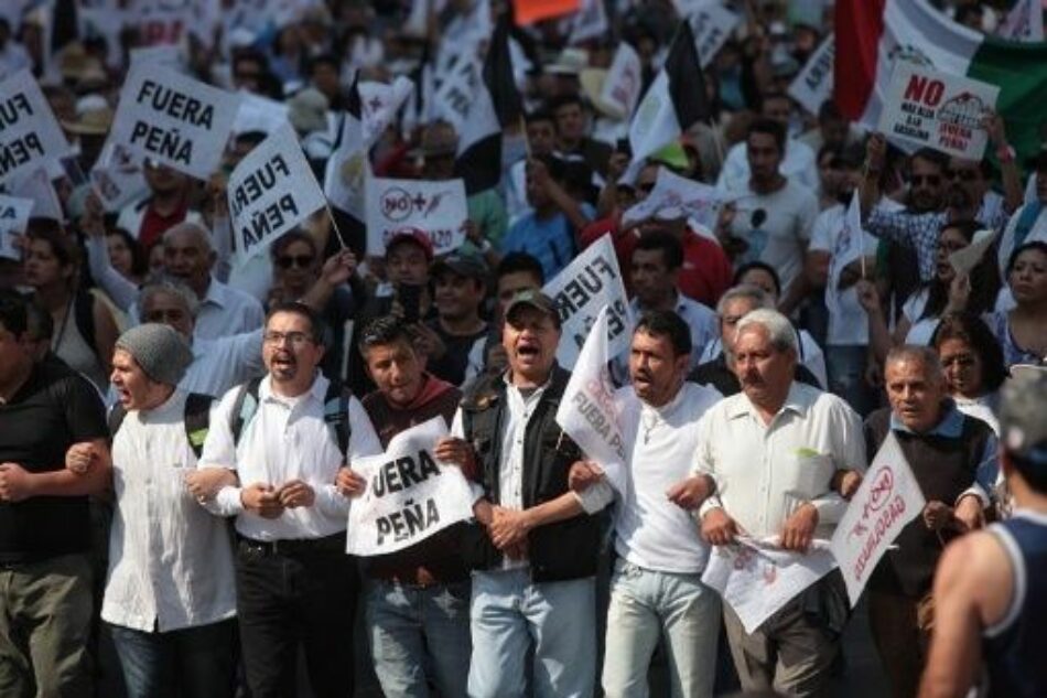 Educadores mexicanos se unen a protestas contra «gasolinazo»