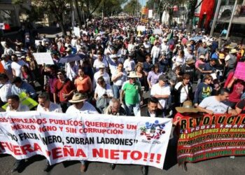 Mexicanos no cesan sus marchas en repudio al «gasolinazo»