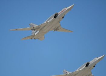 Bombarderos rusos de largo alcance atacan al EI de nuevo en Deir Ezzor