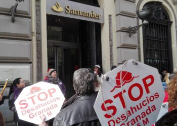 Stop Desahucios Granada 15M paraliza un juicio por usurpación