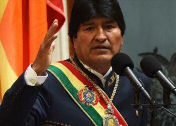 Morales cuestiona democracia chilena con Constitución de Pinochet